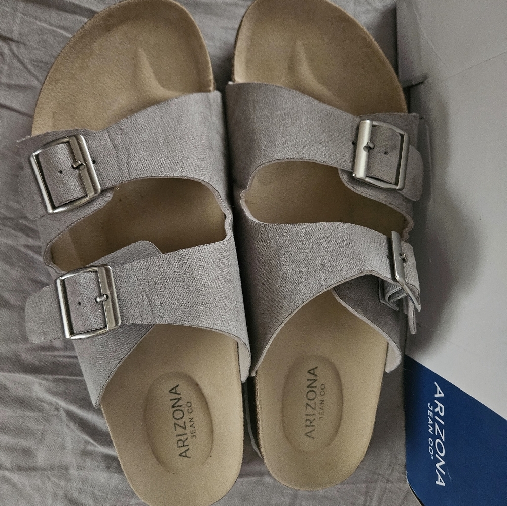 Flatbed Sandals